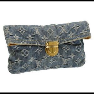 Louis Vuitton Monogram pochette plate clutch bag